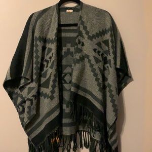 Hollister poncho xs